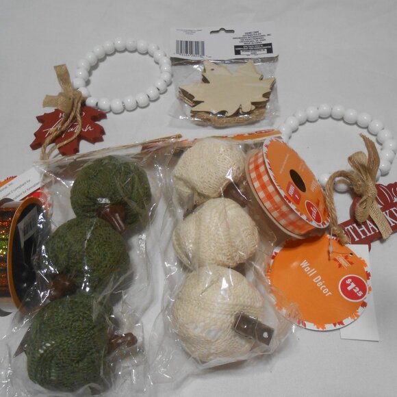 NEW LOT FALL HALLOWEEN THANKSGIVING THEMED ITEMS PUMPKINS CRAFT SWEATER CLIPS π - Picture 4 of 9